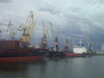 Речные порты Украины — перевалка за январь-апрель